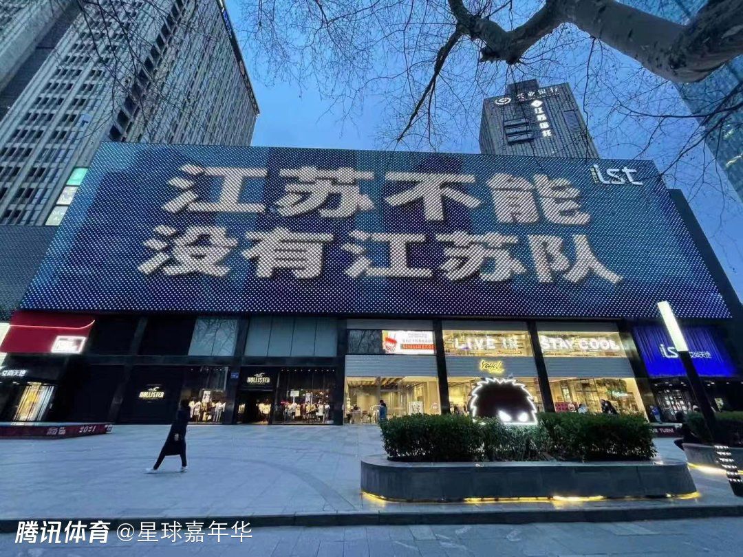 ”影片首支预告发布后，网上许多黑人小孩的父母分享了自己的孩子第一次看到预告中黑人美人鱼的反应，对此，马歇尔表示没预料到会有这样的反馈，“某种意义来说，我觉得我们已经过了在意种族的年代，但观众的反应让我意识到：其实还没有过